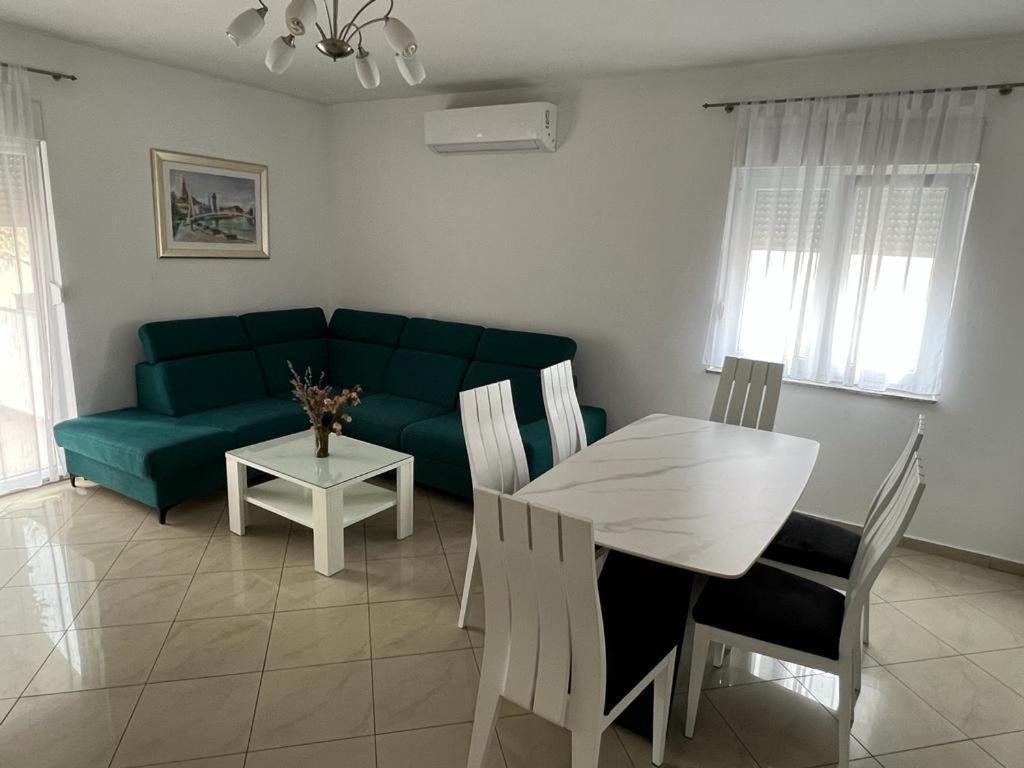 Apartments Purkovic Vodice Esterno foto