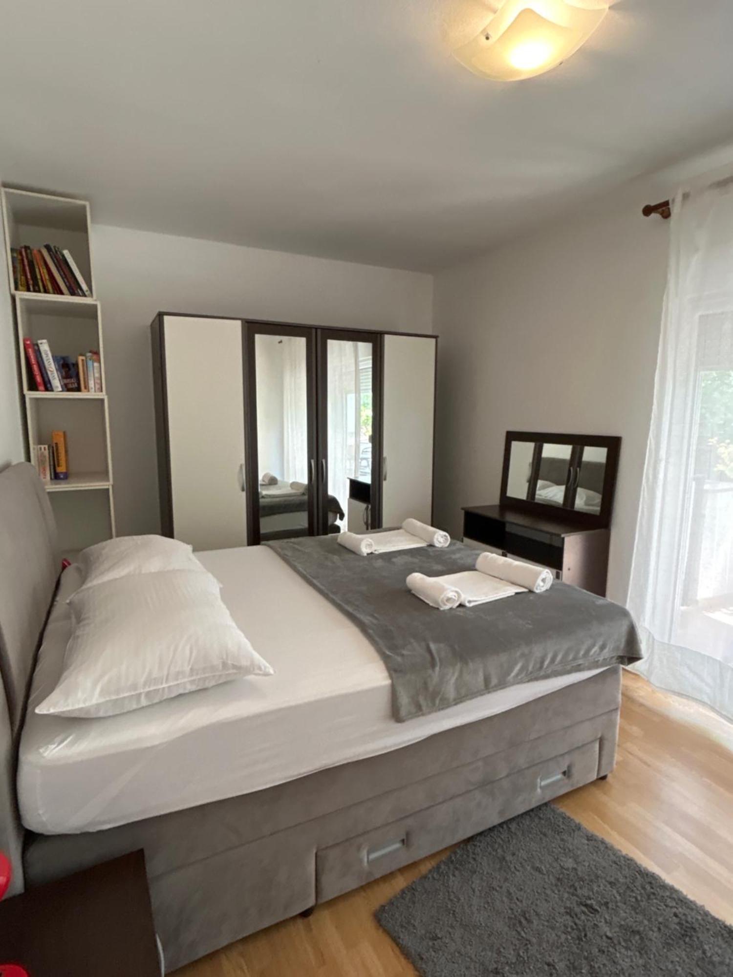 Apartments Purkovic Vodice Esterno foto